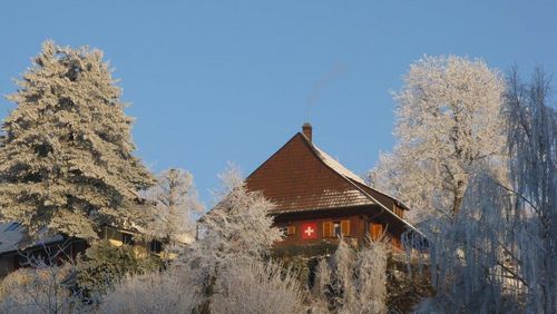 Altes Blattenhaus im Winter